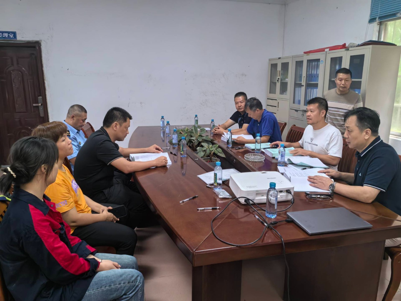 東興市(shì)奕展石業(yè)有限公司江平鎮橫隘村(cūn)W号礦區建築用花崗岩礦安全隐患治理工(gōng)程施工(gōng)項目驗收